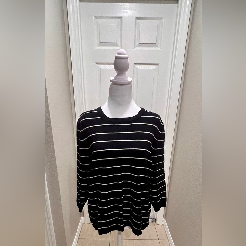 Covington Black and White Knit Top